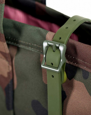 Сумка Herschel Market XL (22 L зеленый камуфляж)