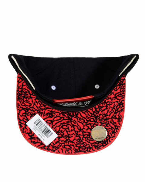 Бейсболка прямая Mitchell and Ness NP12Z 2 TONE ELEPHANT FLOCK (Chicago Bulls Black)