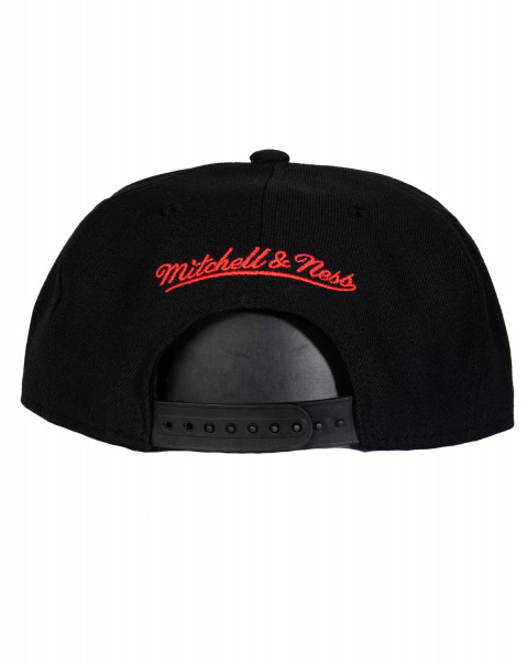 Бейсболка прямая Mitchell and Ness NL Z WOOL SOLID 2 (Chicago Bulls Black)