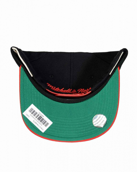 Бейсболка прямая Mitchell and Ness Chicago Bulls Stripe ( Chicago Bulls Stripe Black Red)