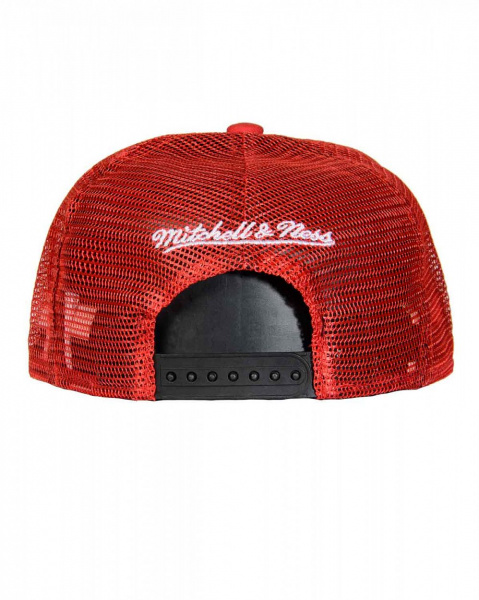 Бейсболка с сеткой прямая Mitchell and Ness EU162 UNTRUCK (Chicago Bulls Red)